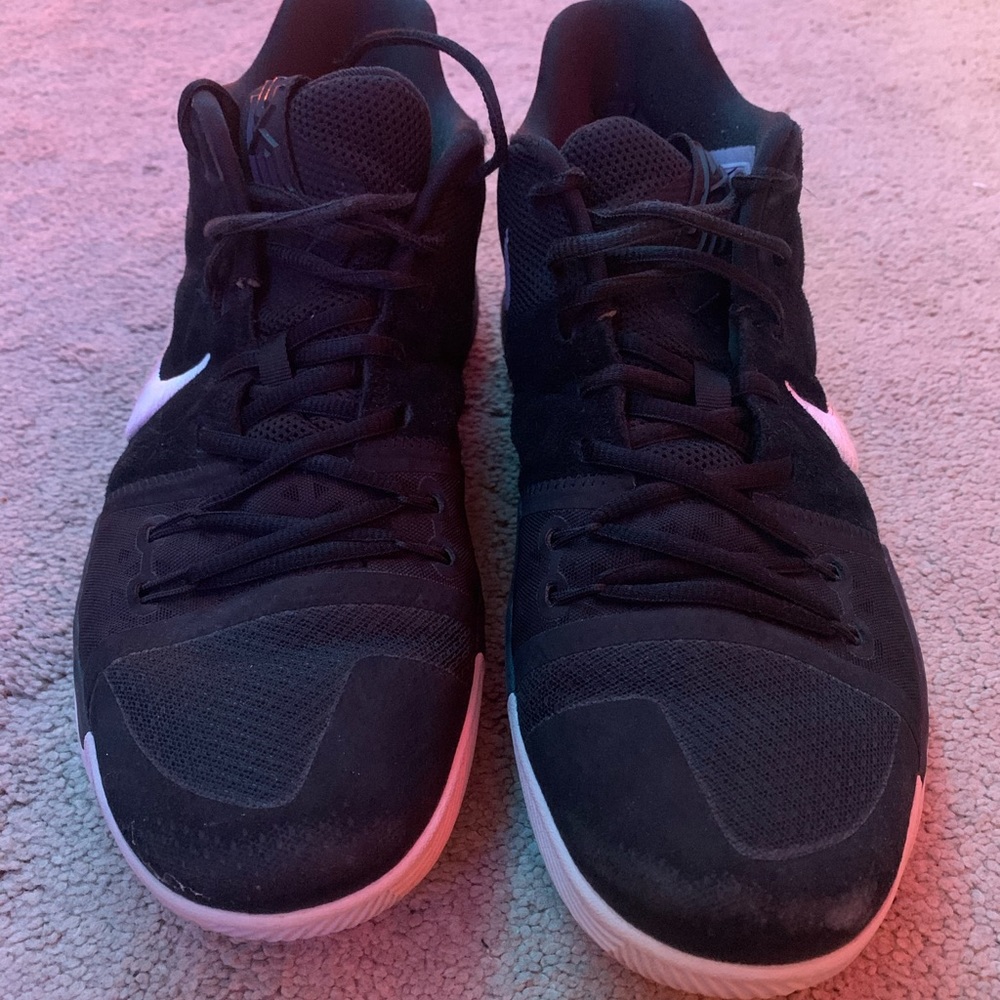 Nike Kyrie 3 basketball shoes 10